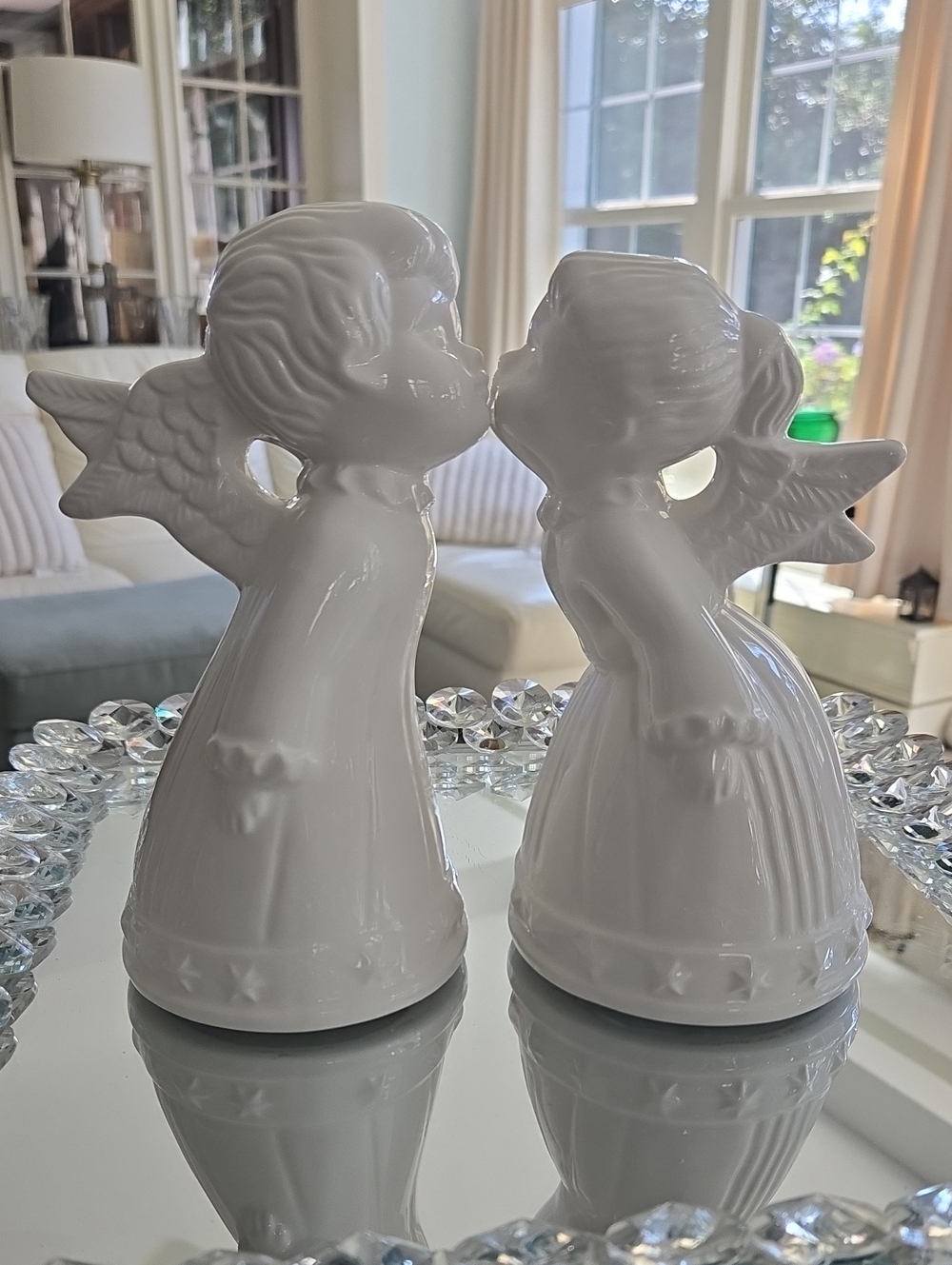 Christmas Kissing Angels